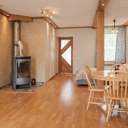 Cozy One Room Apartment With Yard Juodkrantė Exterior foto